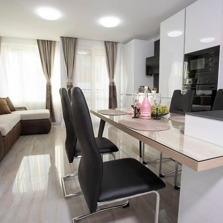 Apartamento Апартамент За Гости Ивви-1 Burgas Exterior foto